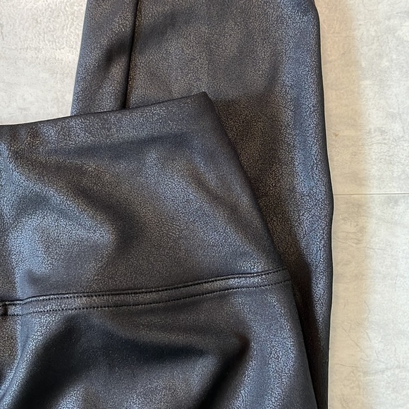 Nine West  NWOT  Imitation leather Leggings  Very nice look texture feel  Size S - Picture 10 of 10